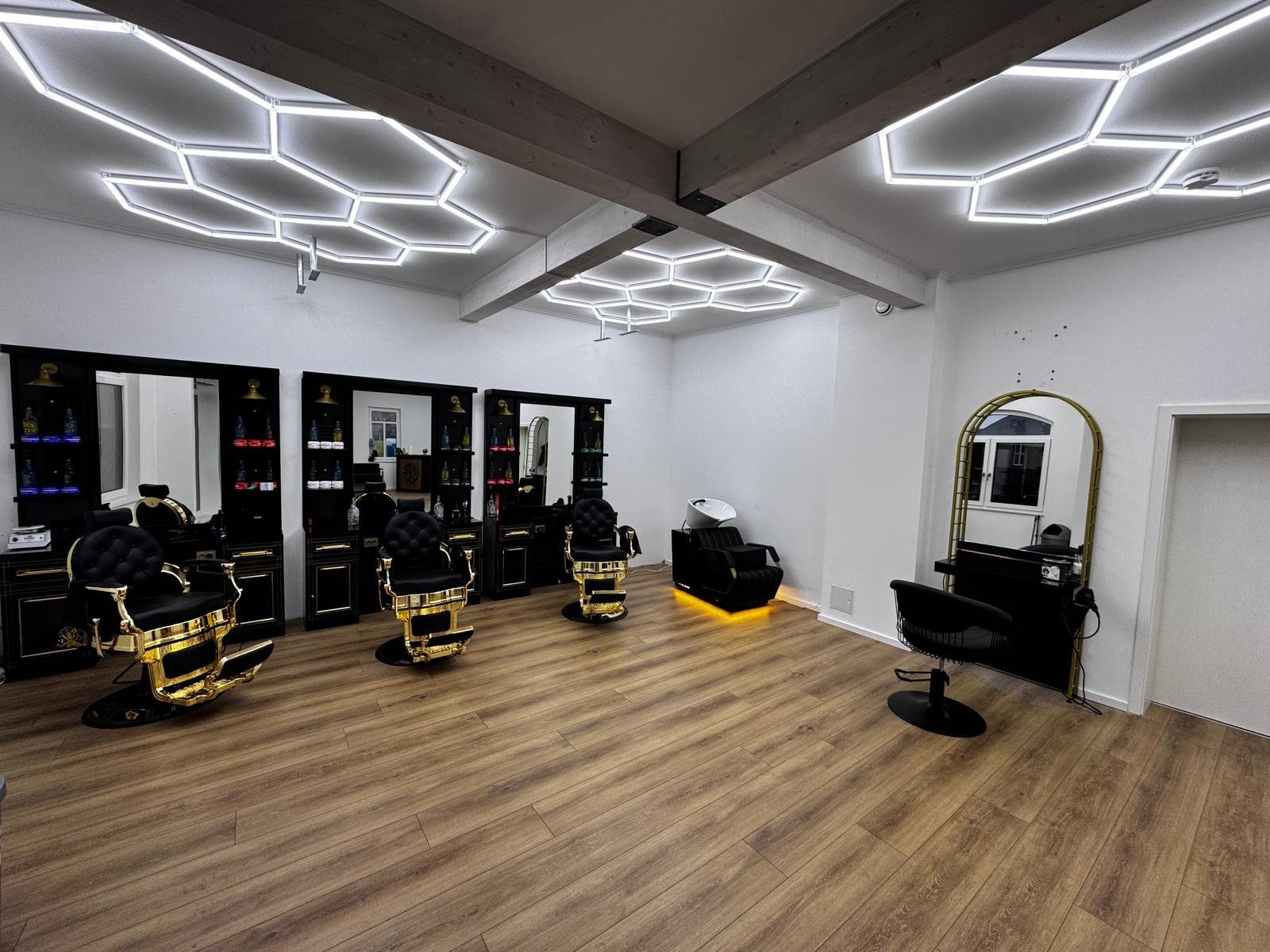 Salon-Atmosphäre bei Krone & Kamm – moderner Friseur in Burgfarrnbach